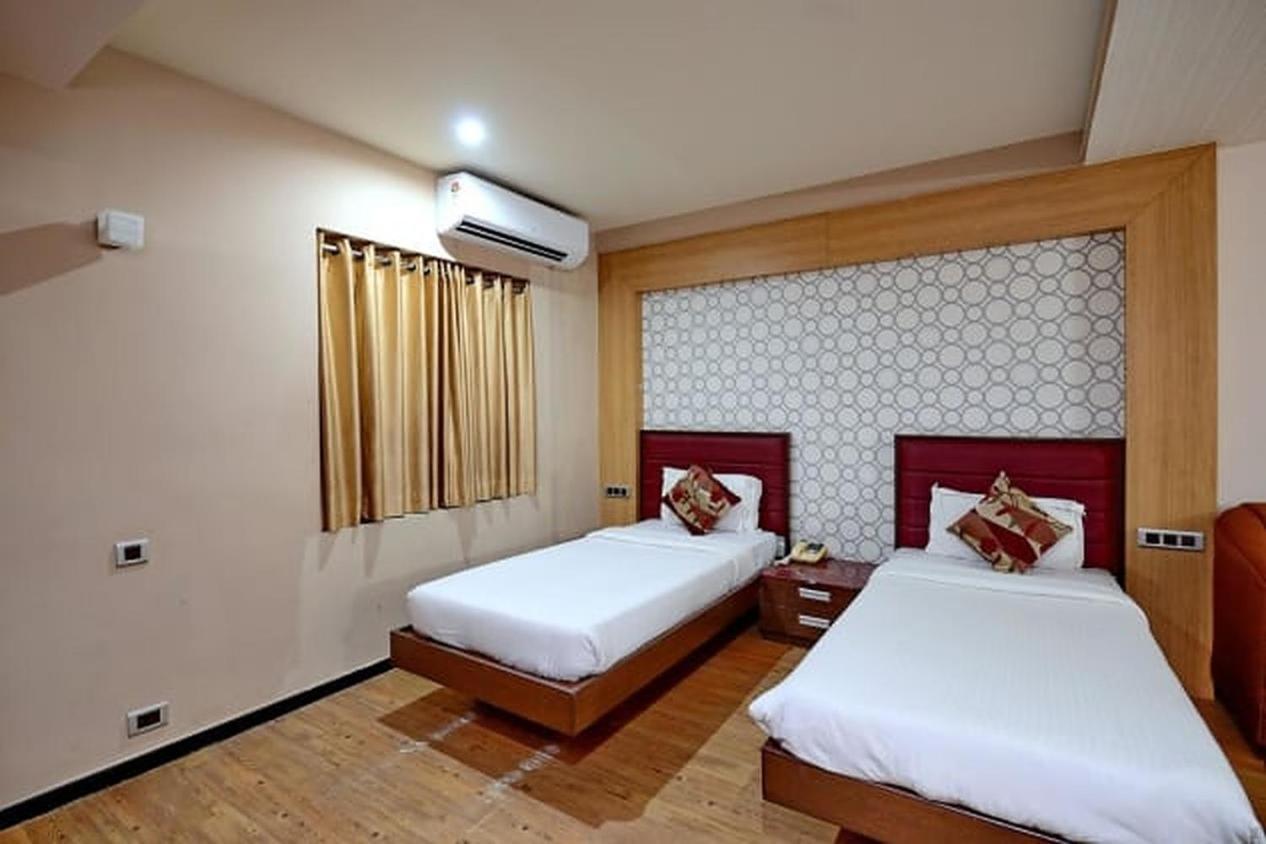 Gold Coast Beach Resort Puri Exteriör bild
