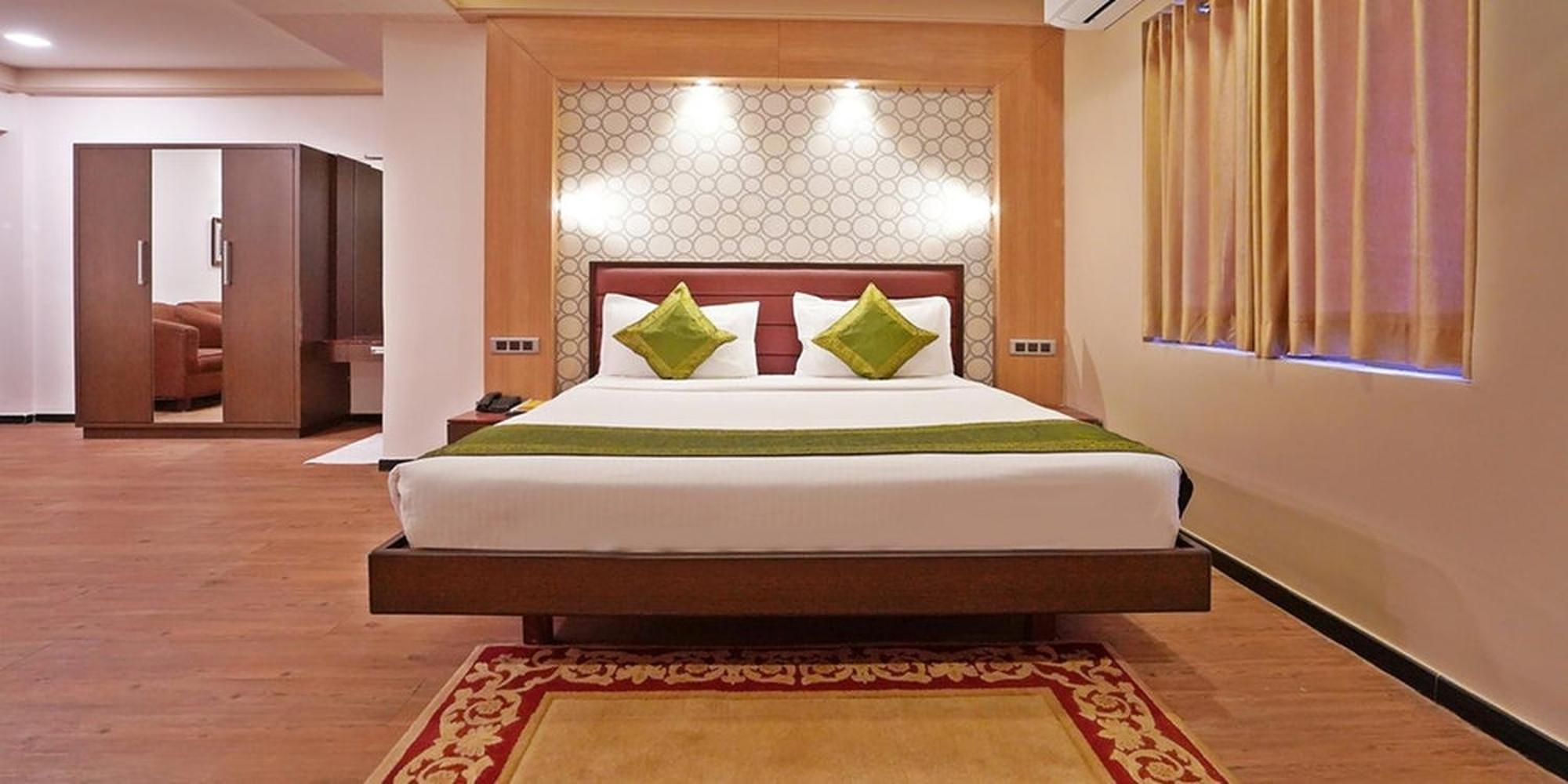 Gold Coast Beach Resort Puri Exteriör bild