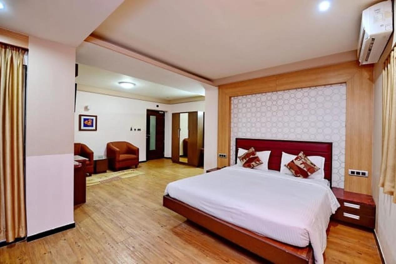 Gold Coast Beach Resort Puri Exteriör bild